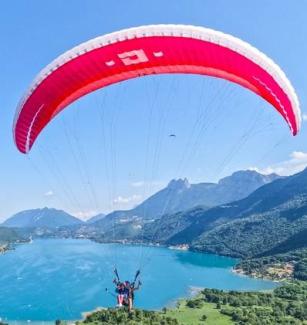 3. Vol parapente sensations à Annecy – Baptême acrobatique