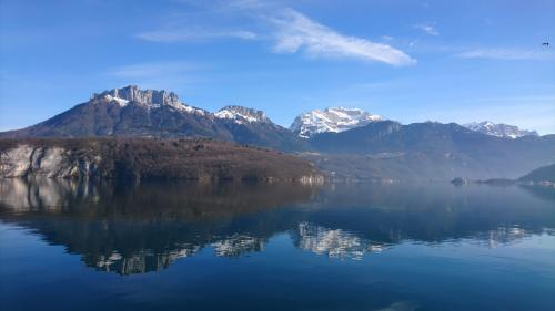 Organiser un séminaire d’entreprise à Annecy : guide complet 2026