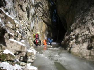 Winter Canyoning in ANGON