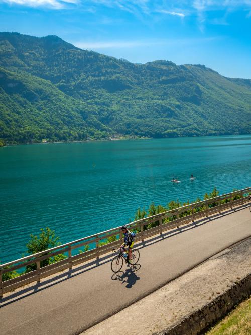 Location de vélo longue durée à Annecy : moins vous comptez, plus vous roulez